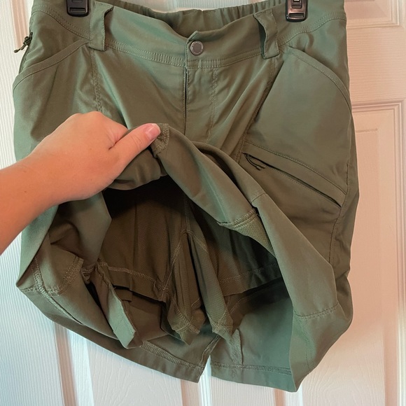 Duluth dry one the fly skort, size 12 - Picture 2 of 4